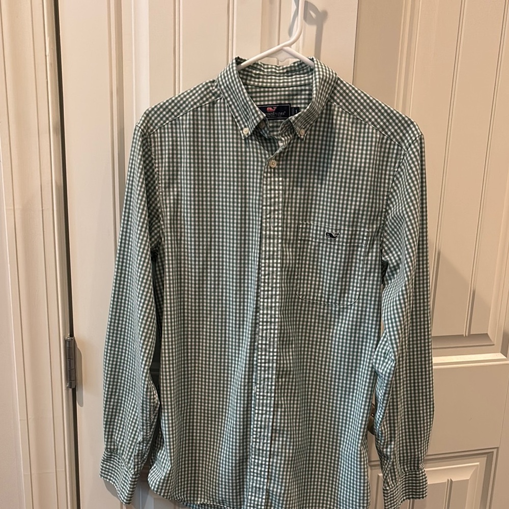 Vineyard Vines Green Casual Button Down Shirt with Classic Check Design